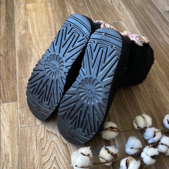 🌿UGG- W BAILEY BOW ABSTRACT SPLATTER BOOTS🌿 - Picture 11 of 13